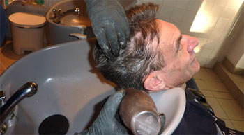 Coiffeur Jacques Duboeuf – Application Cover 5 de l’Oréal Professionnel, estompage de cheveux blancs